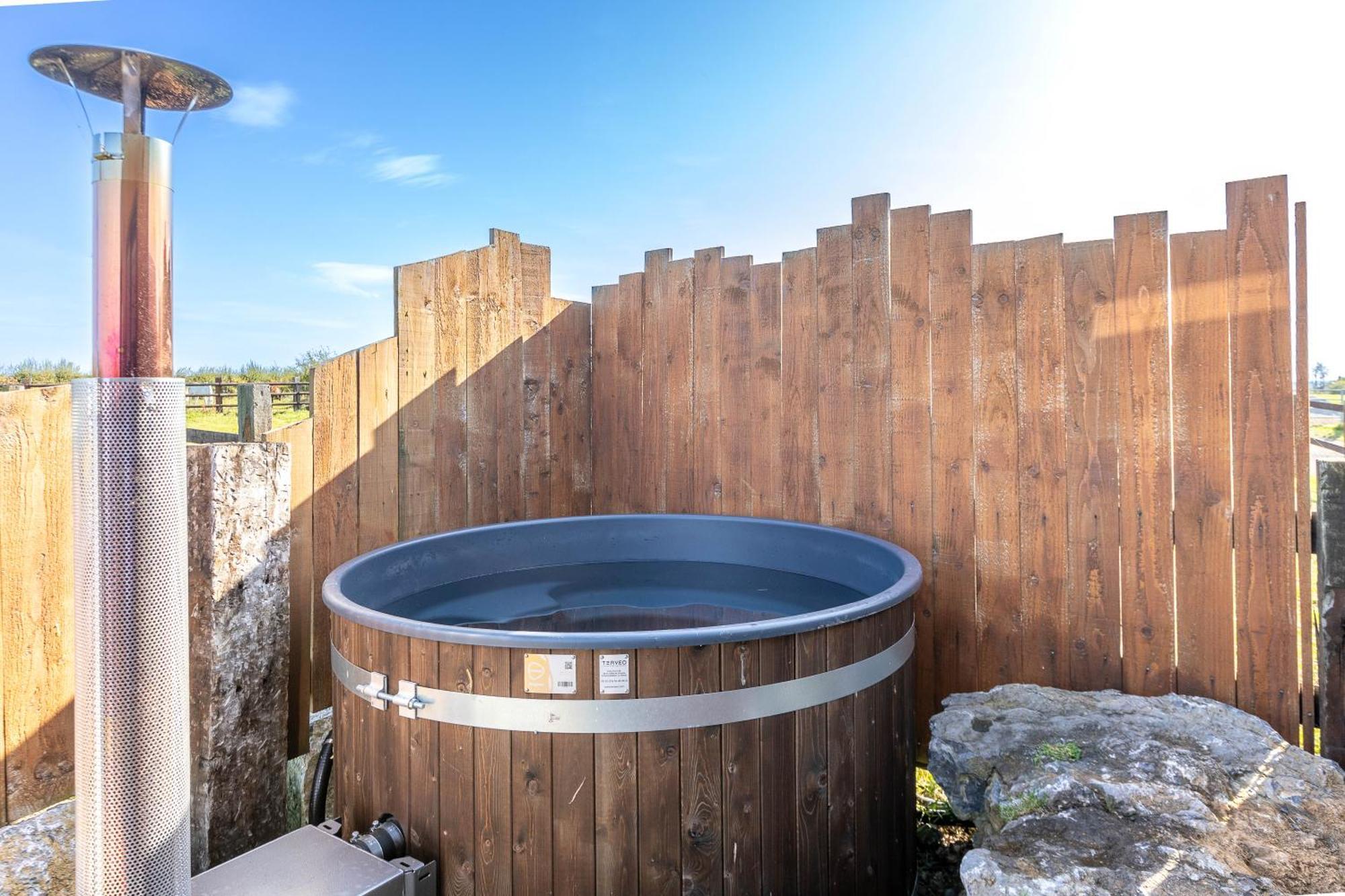 Les Tiny Du Pre Mathy - Logements Insolites Avec Jacuzzi A プロフォンドヴィル エクステリア 写真