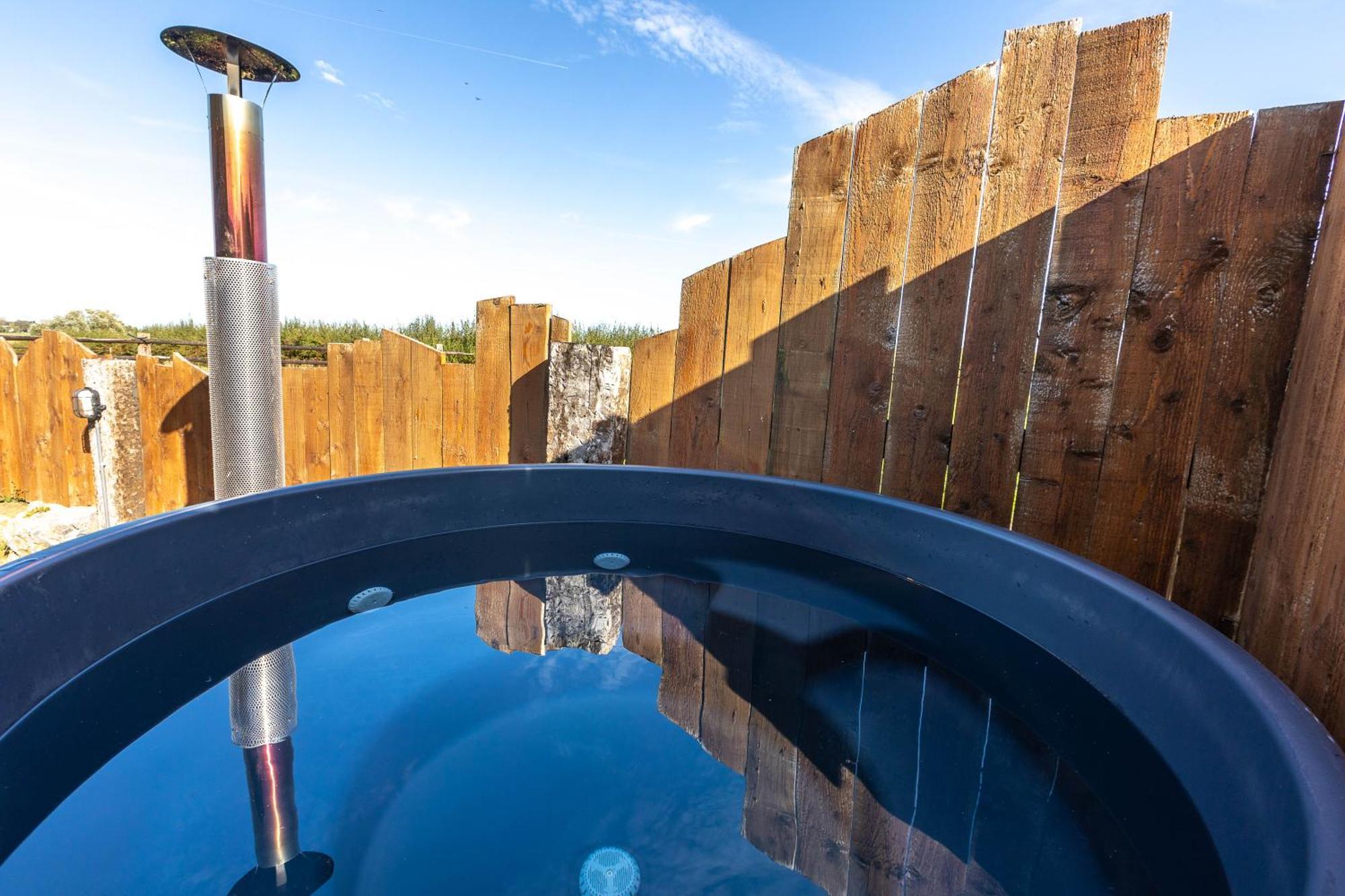 Les Tiny Du Pre Mathy - Logements Insolites Avec Jacuzzi A プロフォンドヴィル エクステリア 写真