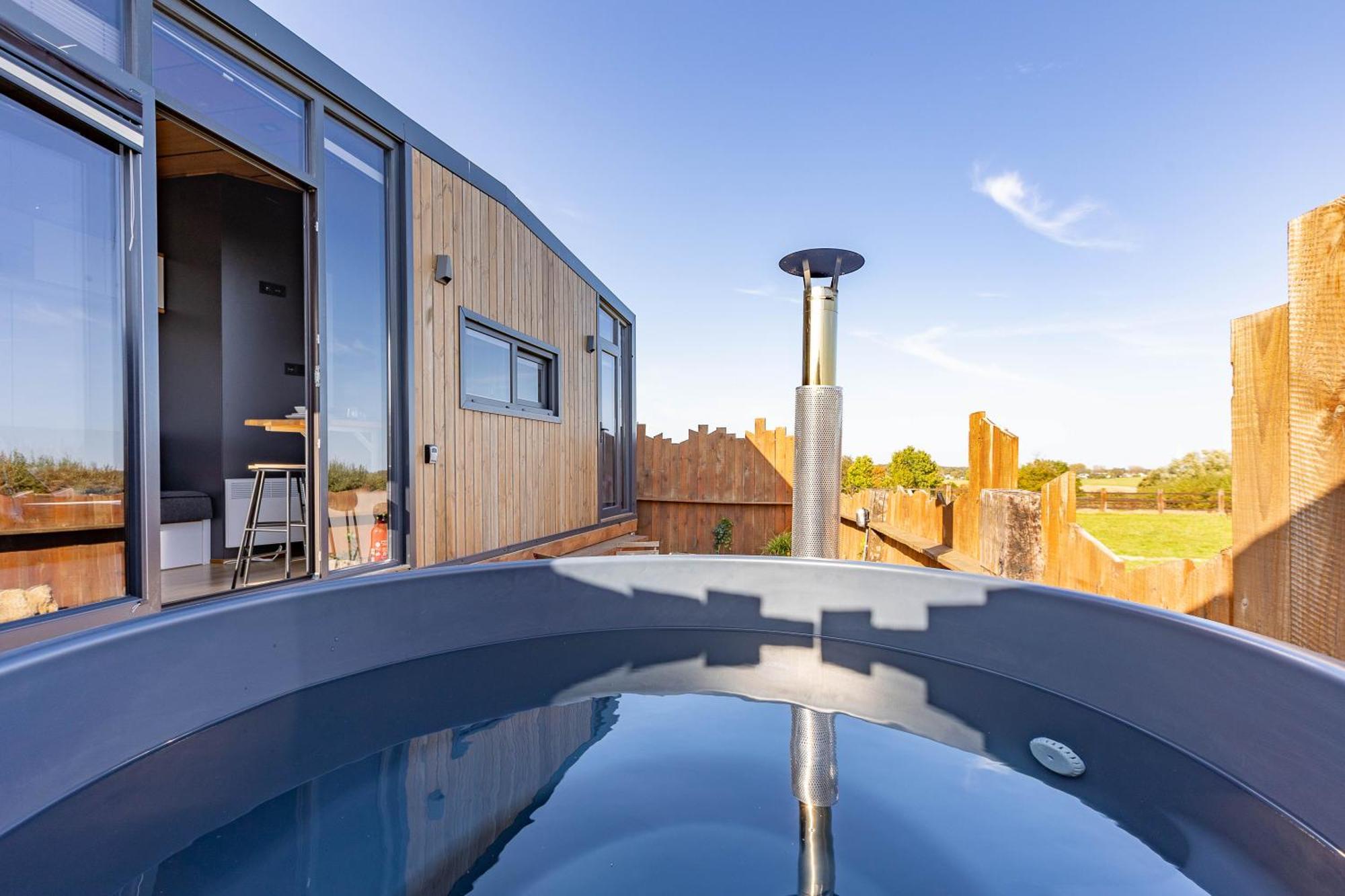 Les Tiny Du Pre Mathy - Logements Insolites Avec Jacuzzi A プロフォンドヴィル エクステリア 写真