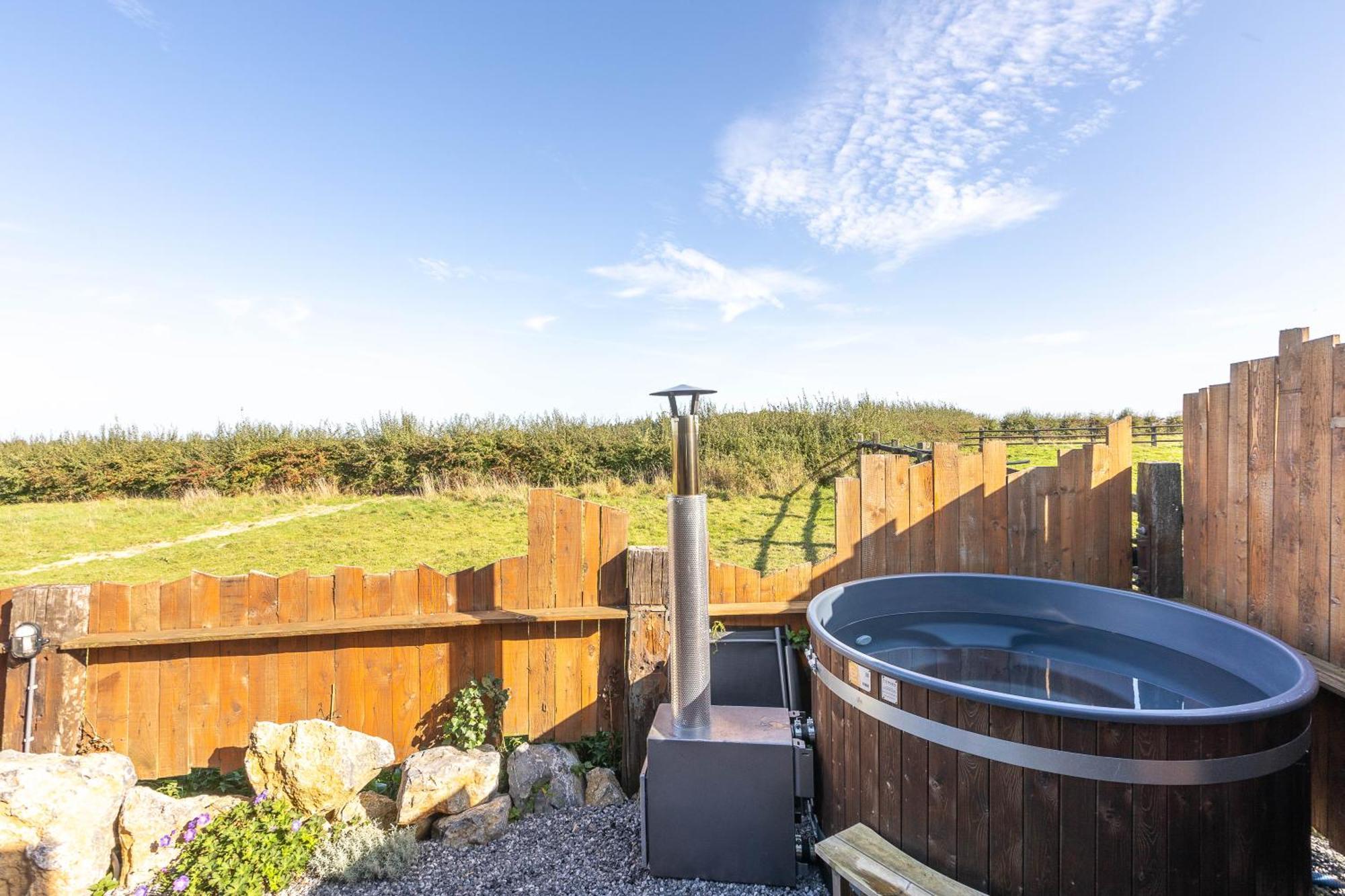 Les Tiny Du Pre Mathy - Logements Insolites Avec Jacuzzi A プロフォンドヴィル エクステリア 写真