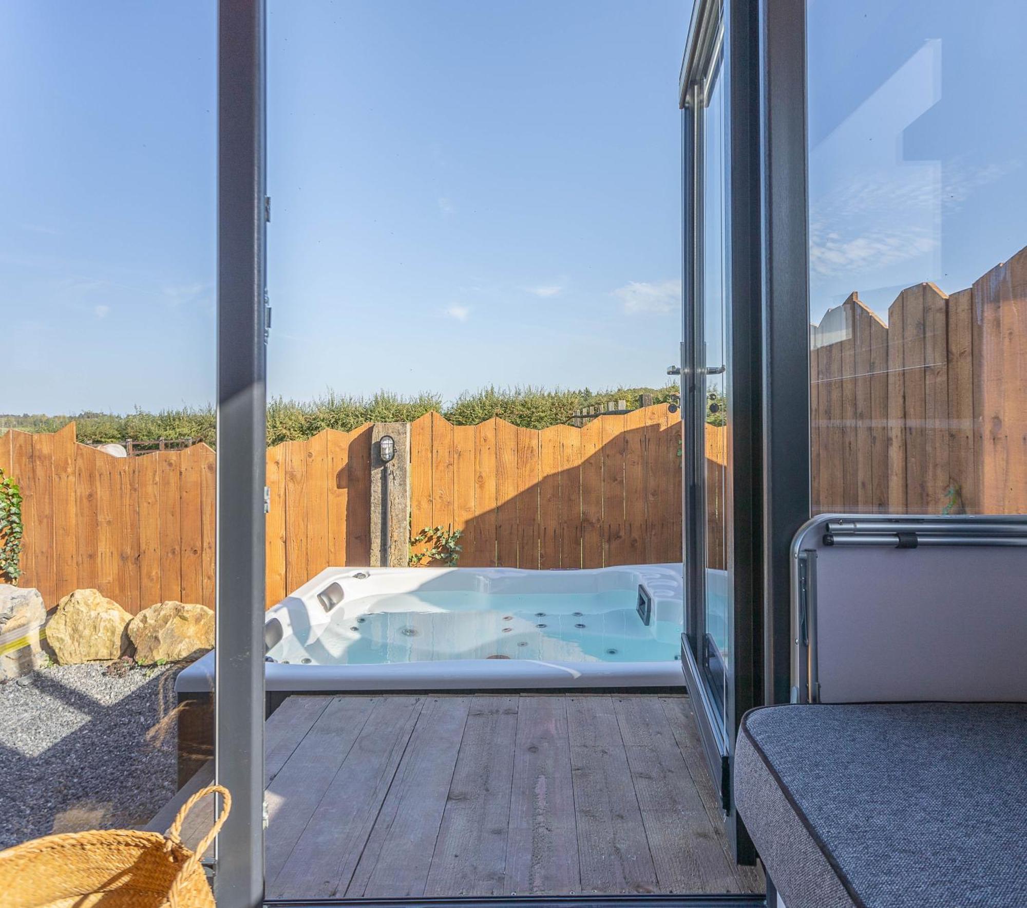 Les Tiny Du Pre Mathy - Logements Insolites Avec Jacuzzi A プロフォンドヴィル エクステリア 写真